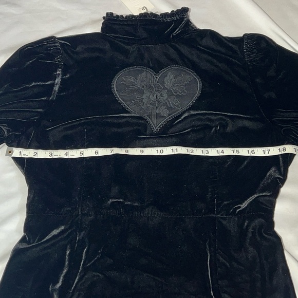 New KristinIt Black Velvet Sirsna Embroidered Heart Mini Dress Women’s Large - Picture 10 of 13